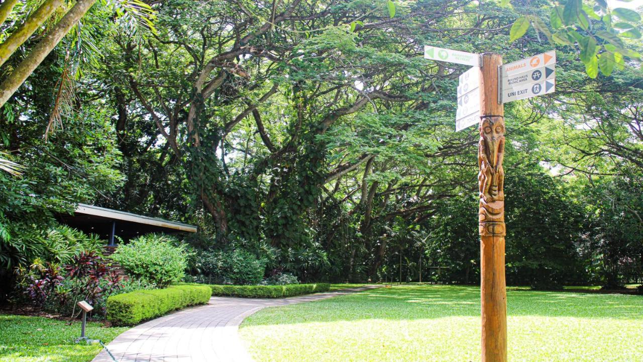 Crowne Plaza Residences Port Moresby, An Ihg Hotel Exterior photo